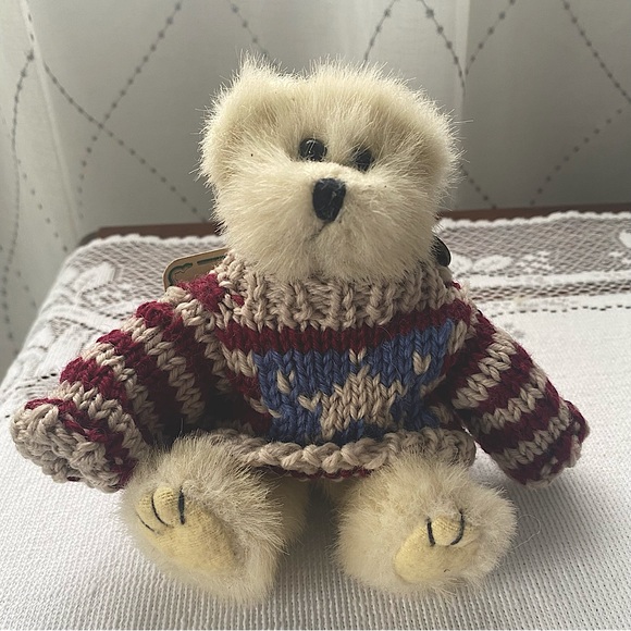 ♥️💙 Boyds’ Bears ~ “Baldwin” Collectible Teddy Bear wearing Patriotic Sweater! - Picture 11 of 11
